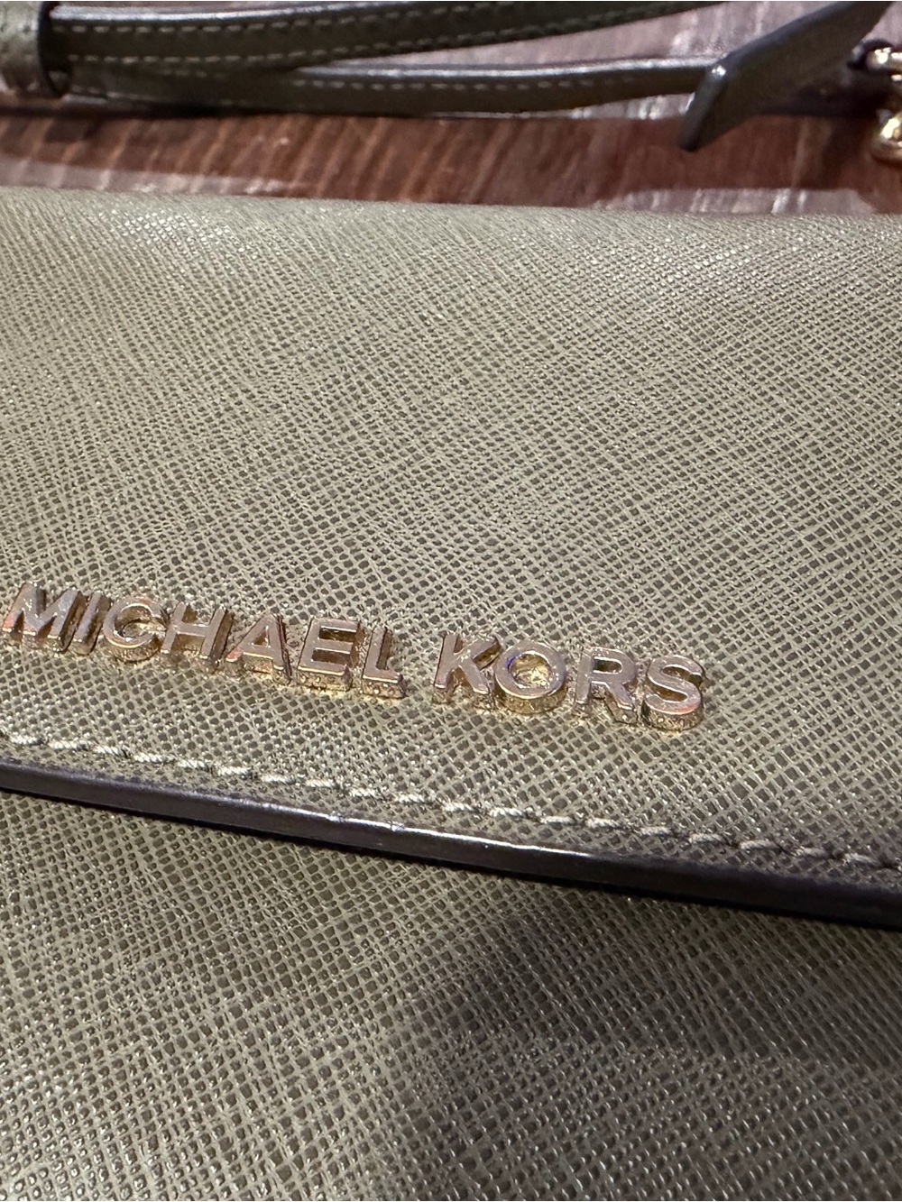 Michael Kors Olive Green Leather Crossbody with Gold Chain - Picture 2 of 4